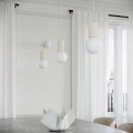 HALO beżowa lampa biurkowa z mleczną kulą z ryflowanym korpusem, minimalistyczna SL.1721 Sollux